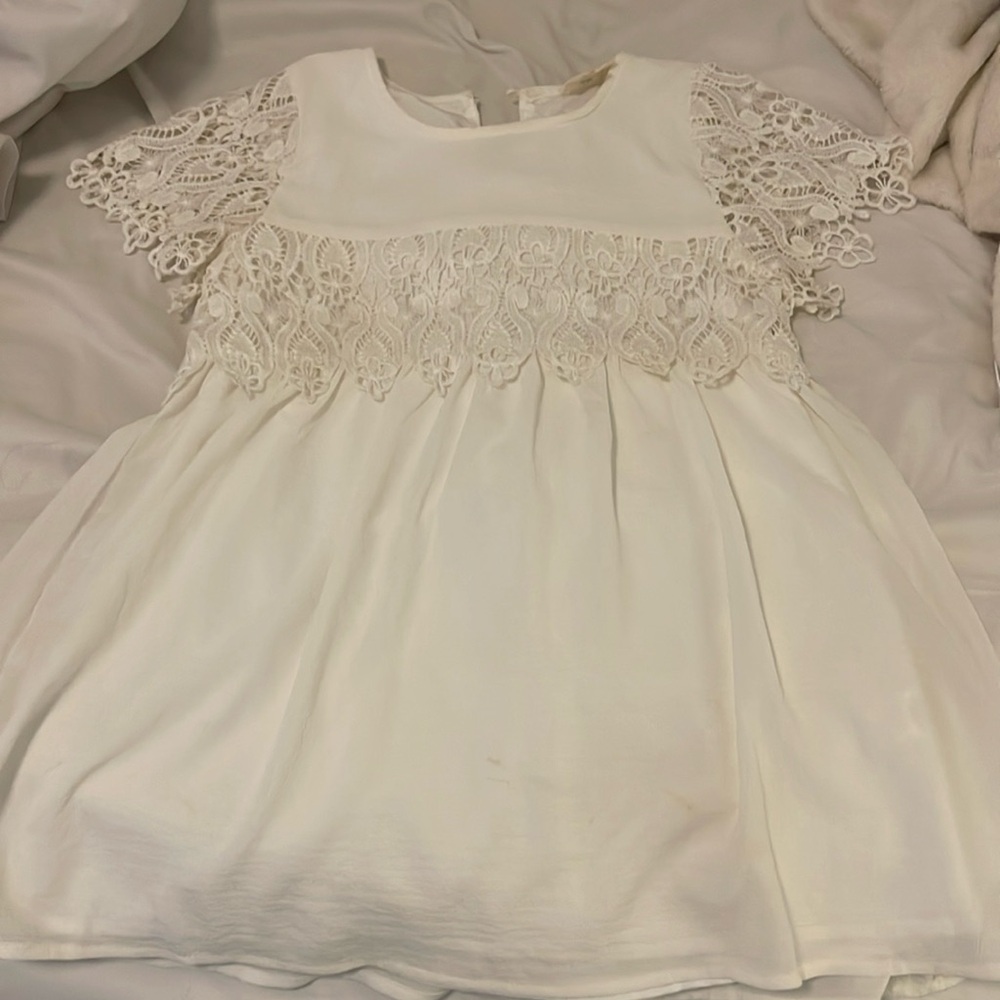 Boutique white laced blouse